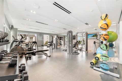 Condo in Miami, Florida, 2 bedrooms  № 2009817 - photo 20