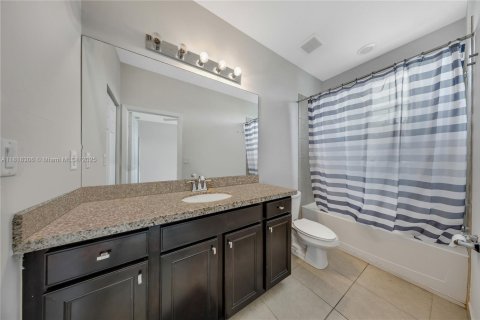 Adosado en venta en Pembroke Pines, Florida, 3 dormitorios, 168.8 m2 № 1921030 - foto 7
