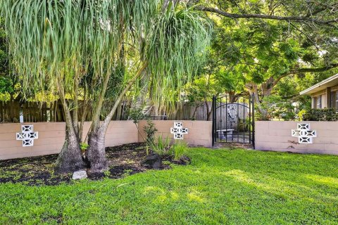 House in Tampa, Florida 3 bedrooms, 150.22 sq.m. № 1837830 - photo 8