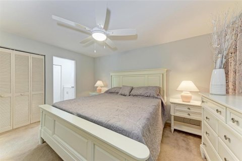 Condo in Bradenton, Florida, 2 bedrooms  № 2330275 - photo 18