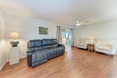 Condo in Bradenton, Florida, 2 bedrooms  № 2330275 - photo 10