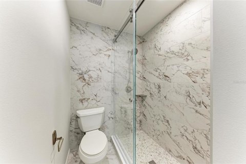 Condo in Bradenton, Florida, 2 bedrooms  № 2330275 - photo 22