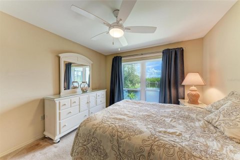 Condo in Bradenton, Florida, 2 bedrooms  № 2330275 - photo 24