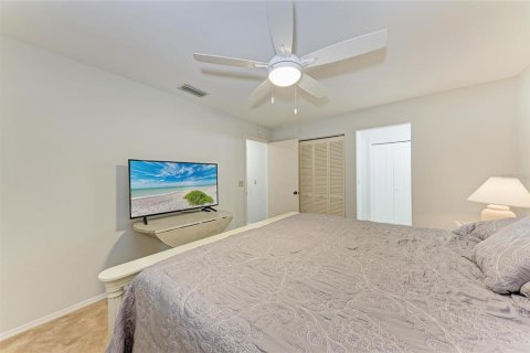 Condo in Bradenton, Florida, 2 bedrooms  № 2330275 - photo 19