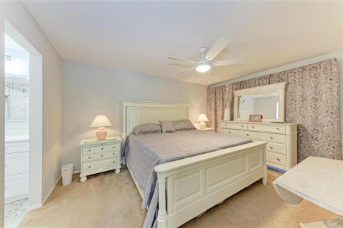 Condo in Bradenton, Florida, 2 bedrooms  № 2330275 - photo 17
