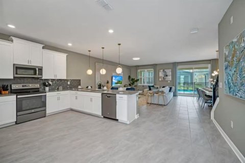 Villa ou maison à vendre à Kissimmee, Floride: 9 chambres, 398.46 m2 № 2091622 - photo 6