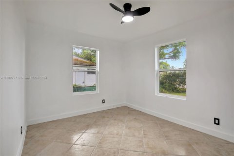 House in Dania Beach, Florida 2 bedrooms, 97.08 sq.m. № 1859987 - photo 21