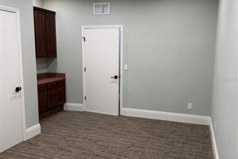 Immobilier commercial à louer à Palm Coast, Floride: 10.68 m2 № 2148677 - photo 6