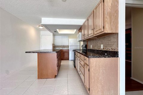 Copropriété à louer à Punta Gorda, Floride: 2 chambres, 83.43 m2 № 2102080 - photo 5