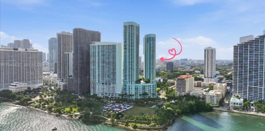 Condo in Miami, Florida, 2 bedrooms  № 2011939