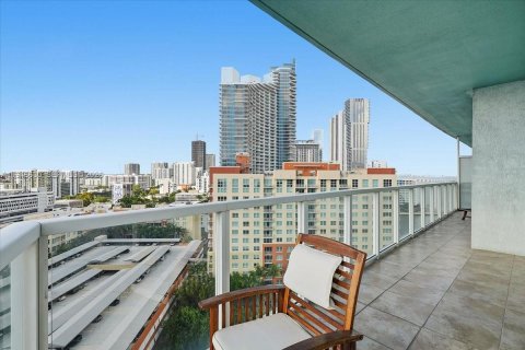 Condo in Miami, Florida, 2 bedrooms  № 2011939 - photo 26