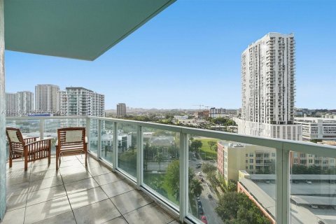 Condo in Miami, Florida, 2 bedrooms  № 2011939 - photo 29