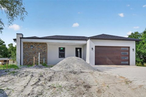 House in Port Charlotte, Florida 3 bedrooms, 134.89 sq.m. № 2110049