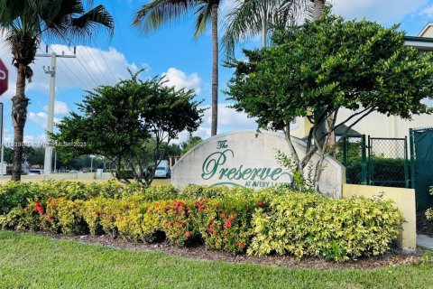 Copropriété à vendre à Sunrise, Floride: 2 chambres, 83.61 m2 № 1965927 - photo 1