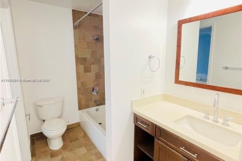 Copropriété à vendre à Sunrise, Floride: 2 chambres, 83.61 m2 № 1965927 - photo 11