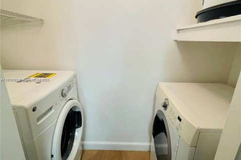 Copropriété à vendre à Sunrise, Floride: 2 chambres, 83.61 m2 № 1965927 - photo 6