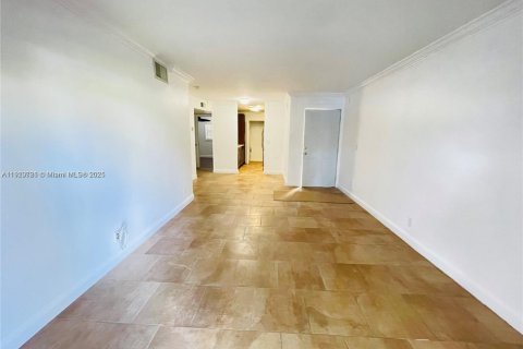 Copropriété à vendre à Sunrise, Floride: 2 chambres, 83.61 m2 № 1965927 - photo 7