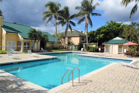 Copropriété à vendre à Sunrise, Floride: 2 chambres, 83.61 m2 № 1965927 - photo 3