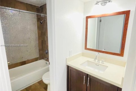 Copropriété à vendre à Sunrise, Floride: 2 chambres, 83.61 m2 № 1965927 - photo 13