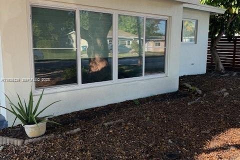 House in Cutler Bay, Florida 3 bedrooms, 111.11 sq.m. № 1994397 - photo 3