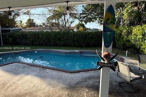 House in Cutler Bay, Florida 3 bedrooms, 111.11 sq.m. № 1994397 - photo 7