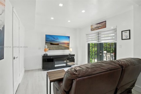 Immobilier commercial à vendre à Everglades, Floride: 222.41 m2 № 2075337 - photo 10