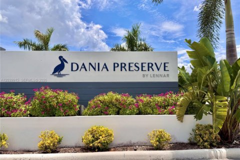 Adosado en venta en Dania Beach, Florida, 3 dormitorios, 161.46 m2 № 2087306 - foto 4