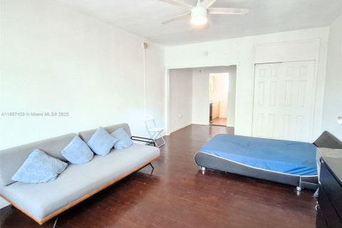 Copropriété à louer à Miami Beach, Floride: 41.81 m2 № 1881703 - photo 11