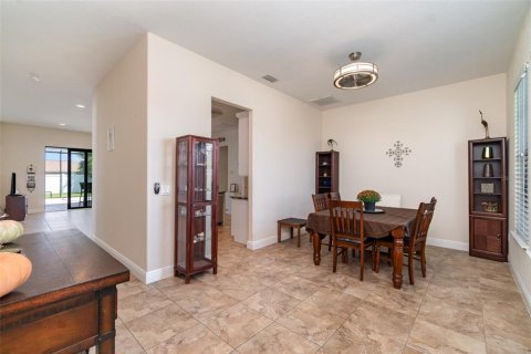 Casa en venta en Cape Coral, Florida, 3 dormitorios, 165.09 m2 № 2232196 - foto 3