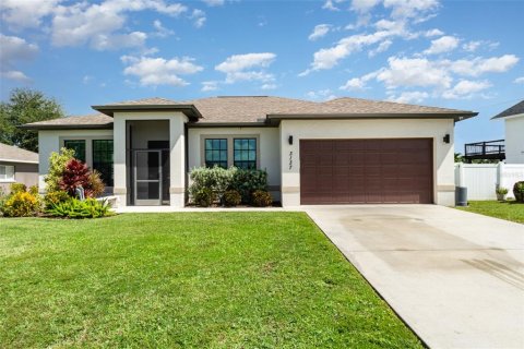 House in Cape Coral, Florida 3 bedrooms, 165.09 sq.m. № 2232196
