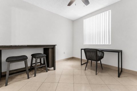 Copropriété à louer à Sunrise, Floride: 2 chambres, 83.43 m2 № 2168149 - photo 10