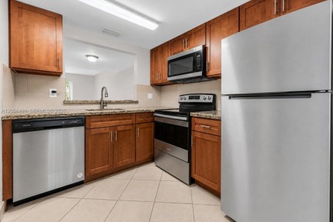Copropriété à louer à Sunrise, Floride: 2 chambres, 83.43 m2 № 2168149 - photo 3