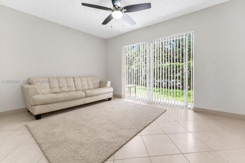 Copropriété à louer à Sunrise, Floride: 2 chambres, 83.43 m2 № 2168149 - photo 2
