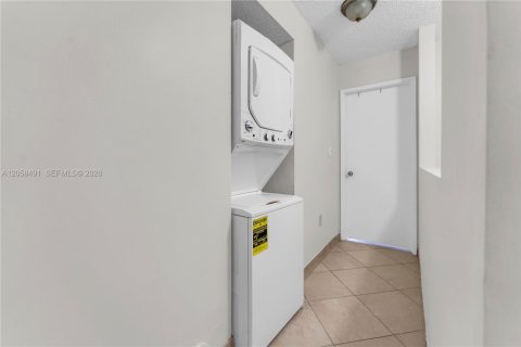 Copropriété à louer à Sunrise, Floride: 2 chambres, 83.43 m2 № 2168149 - photo 18