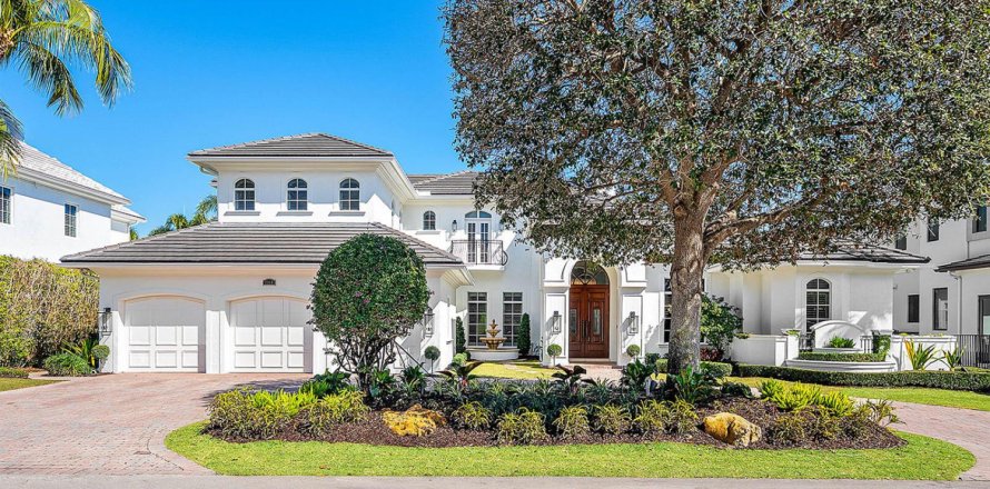 House in Boca Raton, Florida 5 bedrooms, 470.46 sq.m. № 2190774