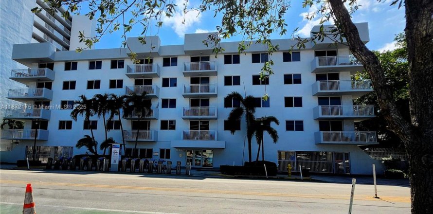 Condominio en Miami Beach, Florida, 1 dormitorio № 1922554