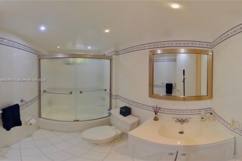 Condominio en alquiler en Miami Beach, Florida, 1 dormitorio, 69.86 m2 № 1922554 - foto 18