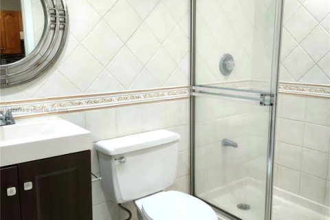 Condominio en alquiler en Miami Beach, Florida, 1 dormitorio, 69.86 m2 № 1922554 - foto 19