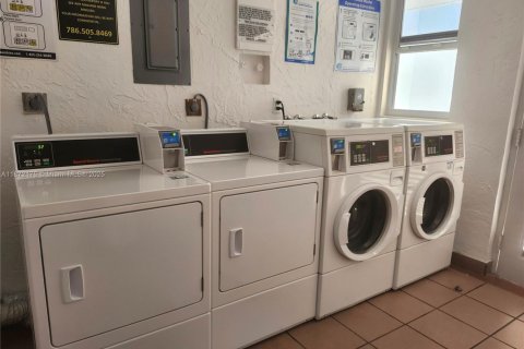 Condominio en alquiler en Miami Beach, Florida, 1 dormitorio, 69.86 m2 № 1922554 - foto 22