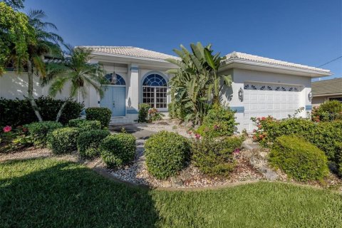 Villa ou maison à vendre à Punta Gorda, Floride: 3 chambres, 171.31 m2 № 2151399 - photo 2