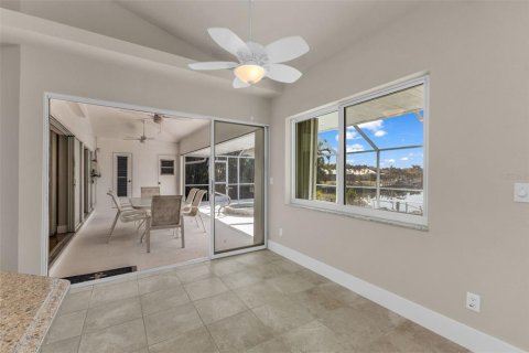 Villa ou maison à vendre à Punta Gorda, Floride: 3 chambres, 171.31 m2 № 2151399 - photo 9