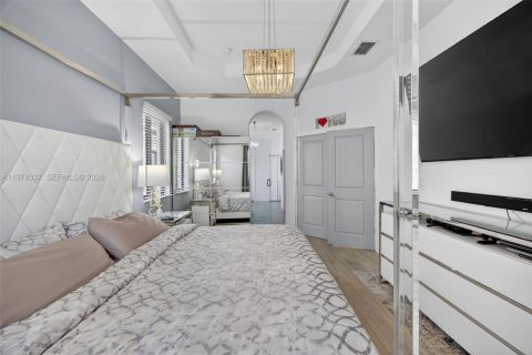 House in Miami, Florida 5 bedrooms, 199.28 sq.m. № 2041909 - photo 23