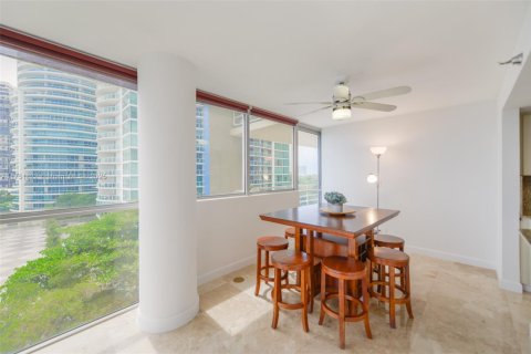 Condo in Miami, Florida, 3 bedrooms  № 1980735 - photo 10
