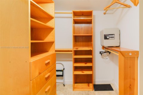 Condo in Miami, Florida, 3 bedrooms  № 1980735 - photo 23