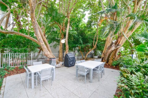 Condo in Miami, Florida, 3 bedrooms  № 1980735 - photo 29