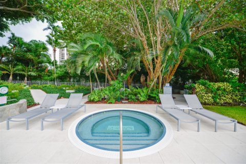 Condo in Miami, Florida, 3 bedrooms  № 1980735 - photo 26