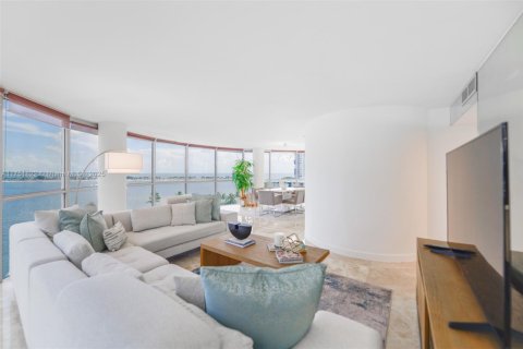 Condo in Miami, Florida, 3 bedrooms  № 1980735 - photo 5