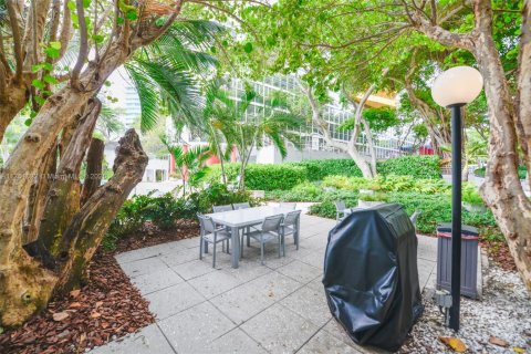 Condo in Miami, Florida, 3 bedrooms  № 1980735 - photo 30