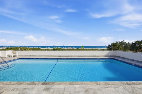 Condo in Miami Beach, Florida  № 1968581 - photo 25