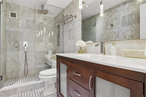 Condo in Miami Beach, Florida  № 1968581 - photo 7